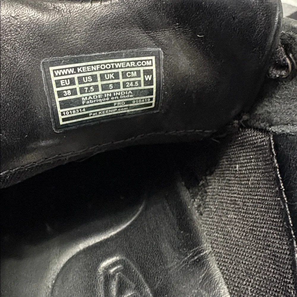 Keen Black Leather Lace Up Shoes Women's Size 7.5 Comfy Flats